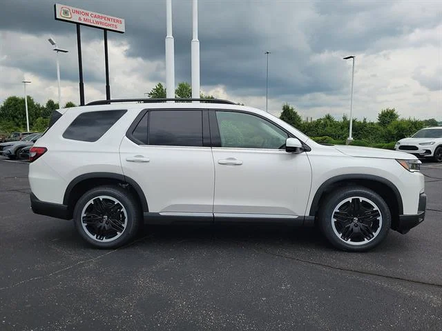 New 2026 Platinum White Pearl Honda Touring Blackout image 22
