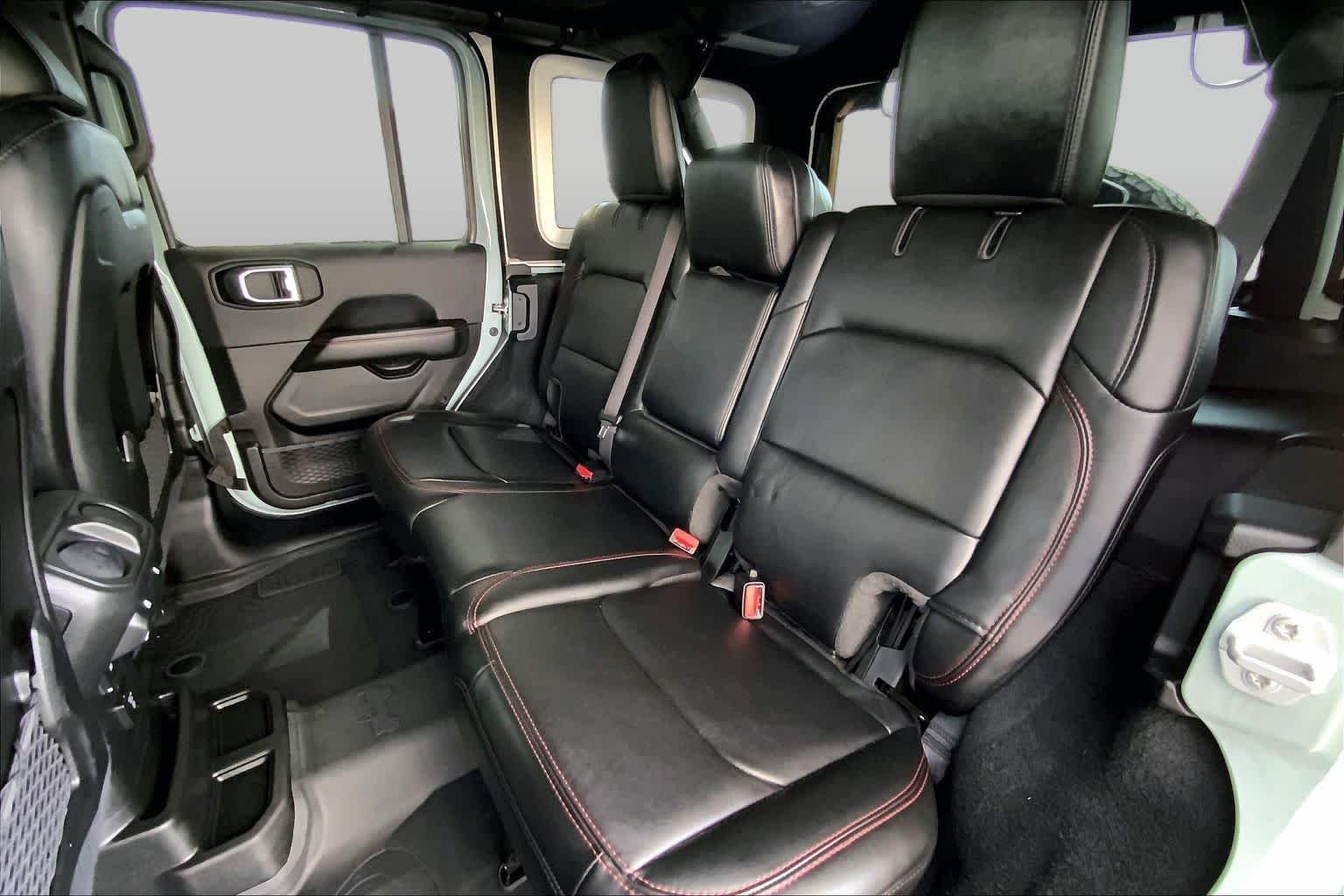 Used 2024 Earl Clearcoat Jeep Rubicon X image 21