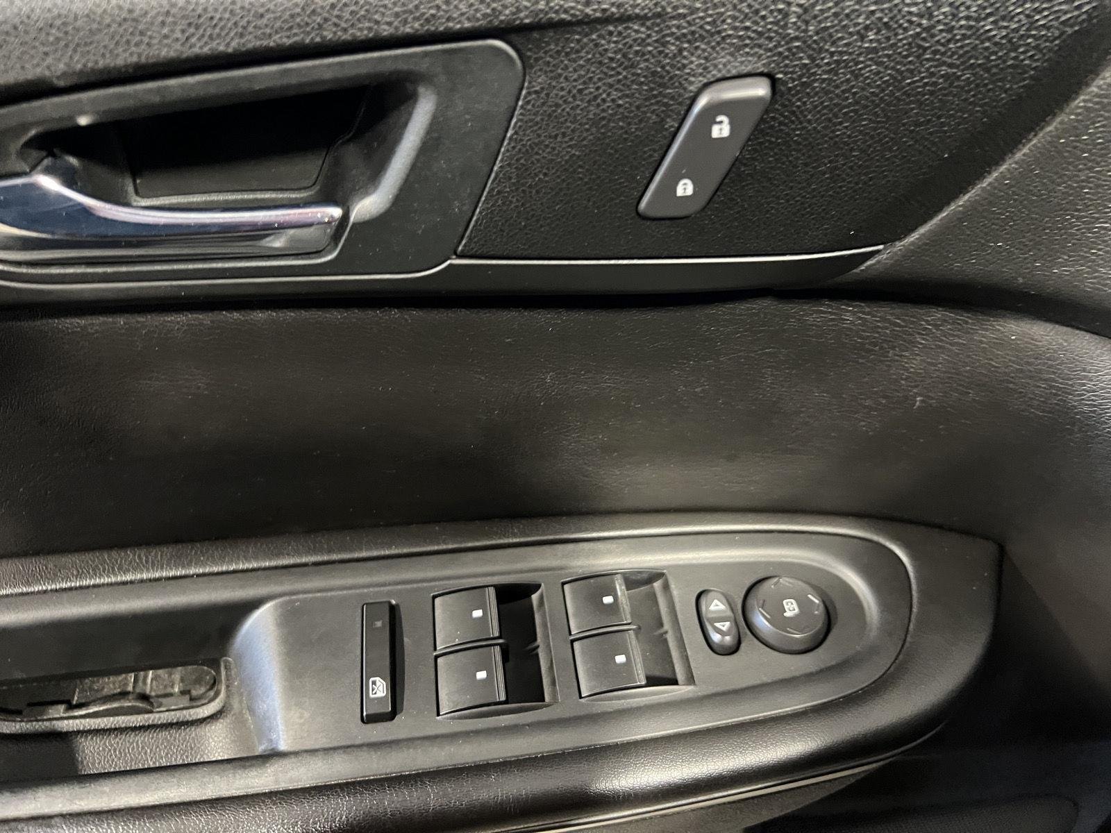 Used 2014 Black Granite Metallic Chevrolet LT image 17
