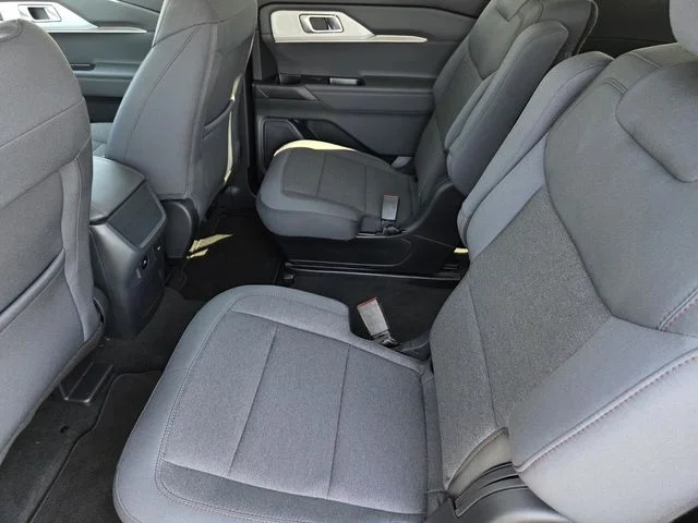 New 2026 Space White Metallic Ford Active image 27