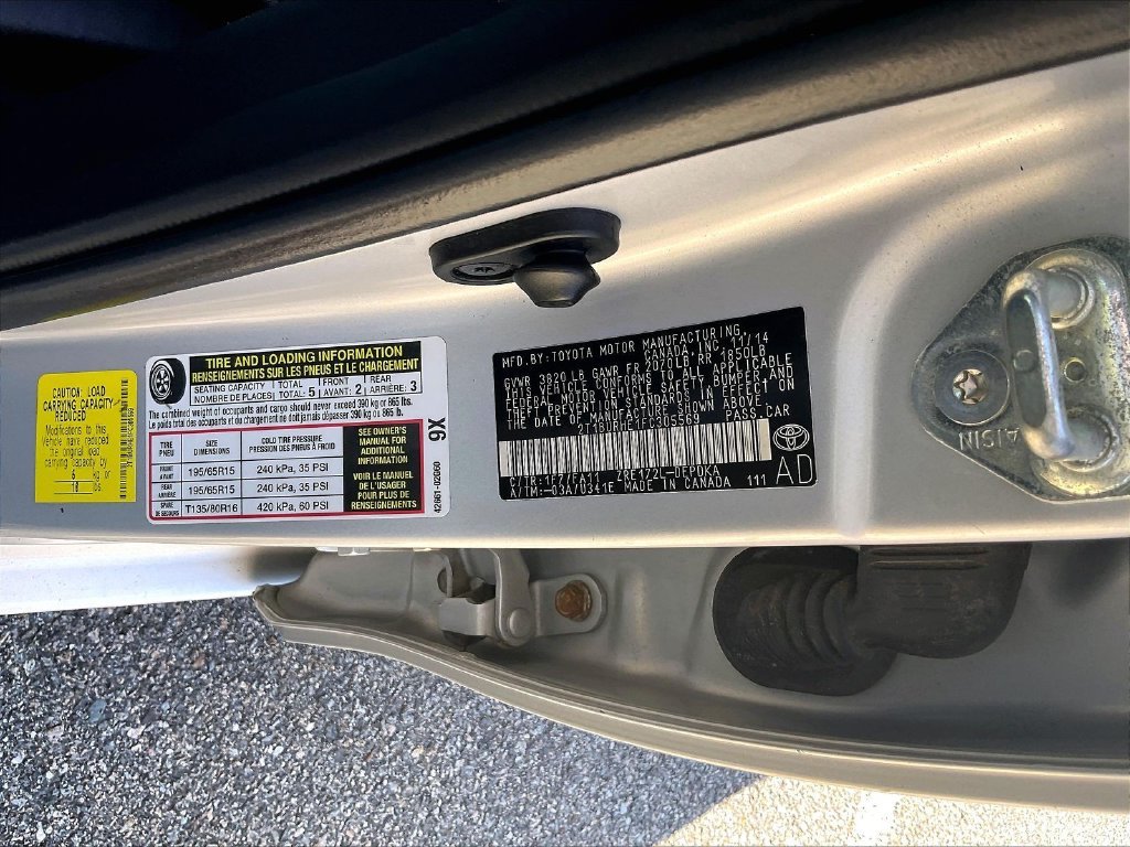 Used 2015 Silver Toyota L image 33