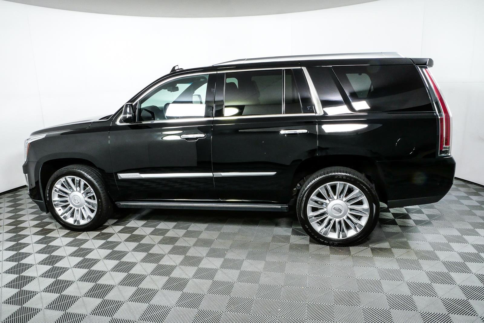 Used 2018 BLACK RAVEN Cadillac Platinum image 32