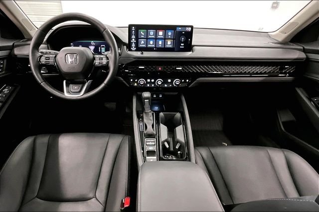 Used 2025 Crystal Black Pearl Honda Touring image 18