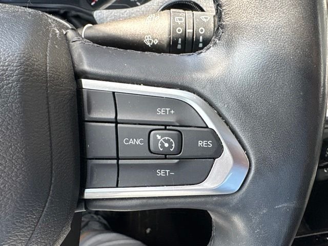 Used 2022 Gray Jeep Latitude Lux image 15