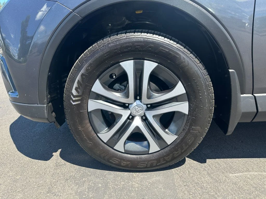 Used 2017 Gray Toyota LE image 12