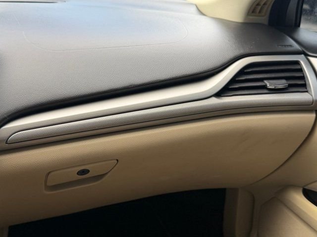 Used 2013 White Ford SE image 35