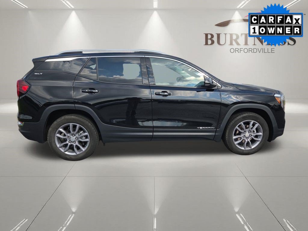 Used 2024 Ebony Twilight Metallic GMC SLT image 9