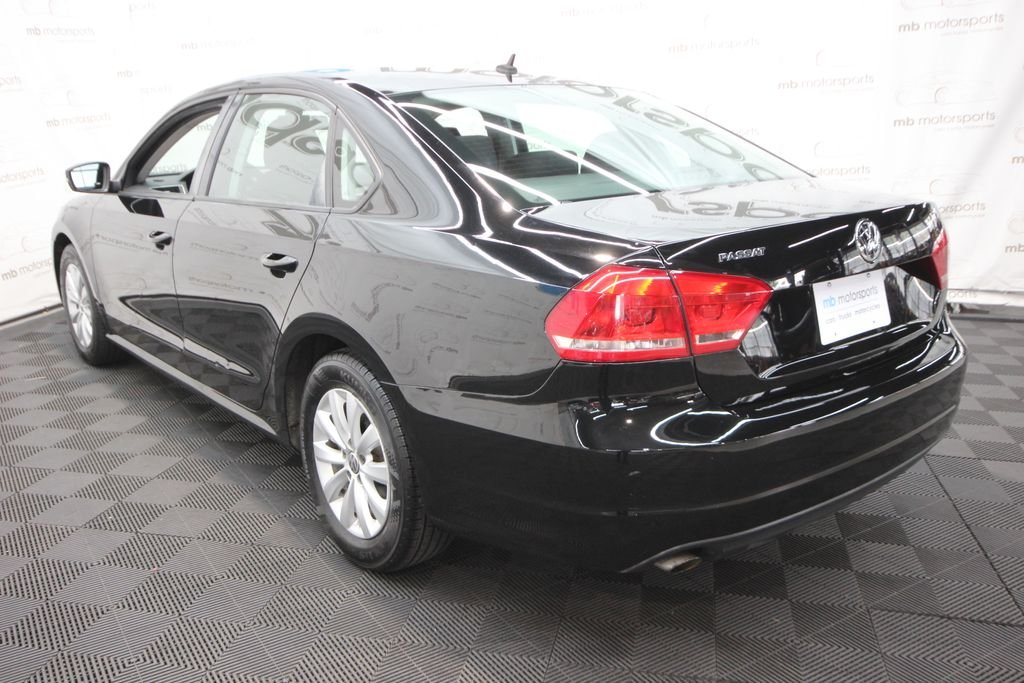 Used 2013 Black Volkswagen 2.5 S image 4