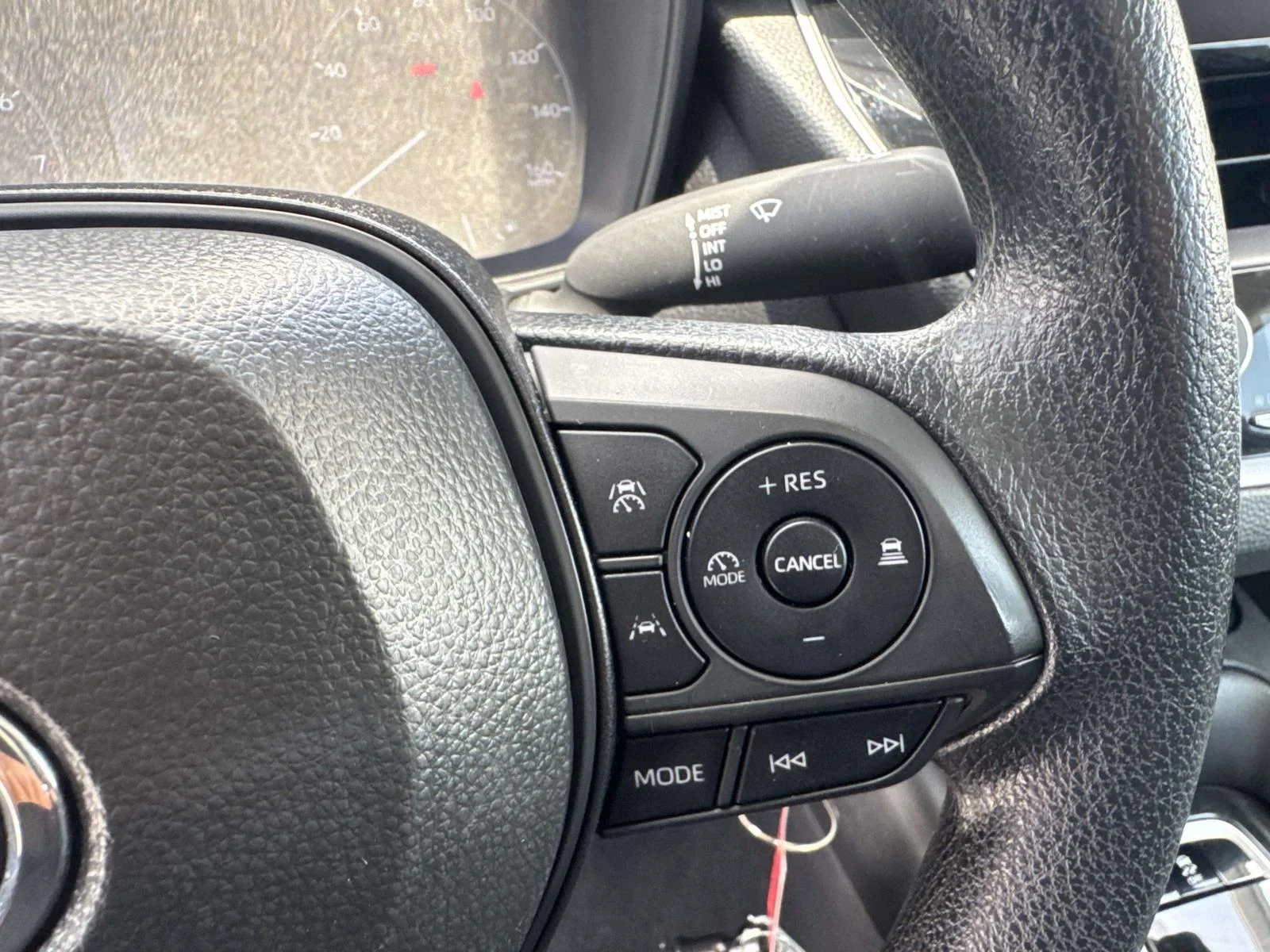 Used 2025 Wind Chill Pearl Toyota LE image 21