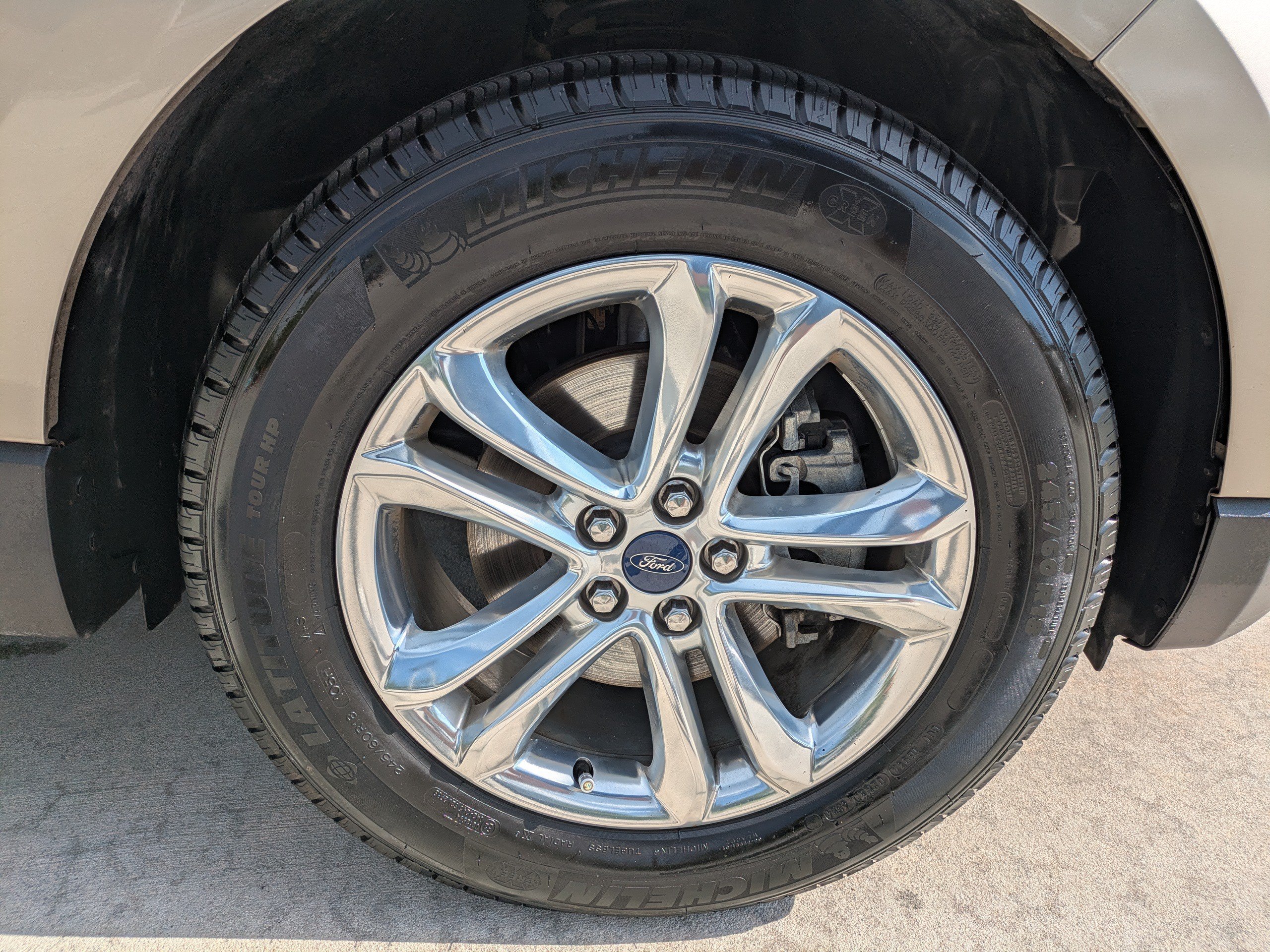Used 2018  Ford SEL image 9
