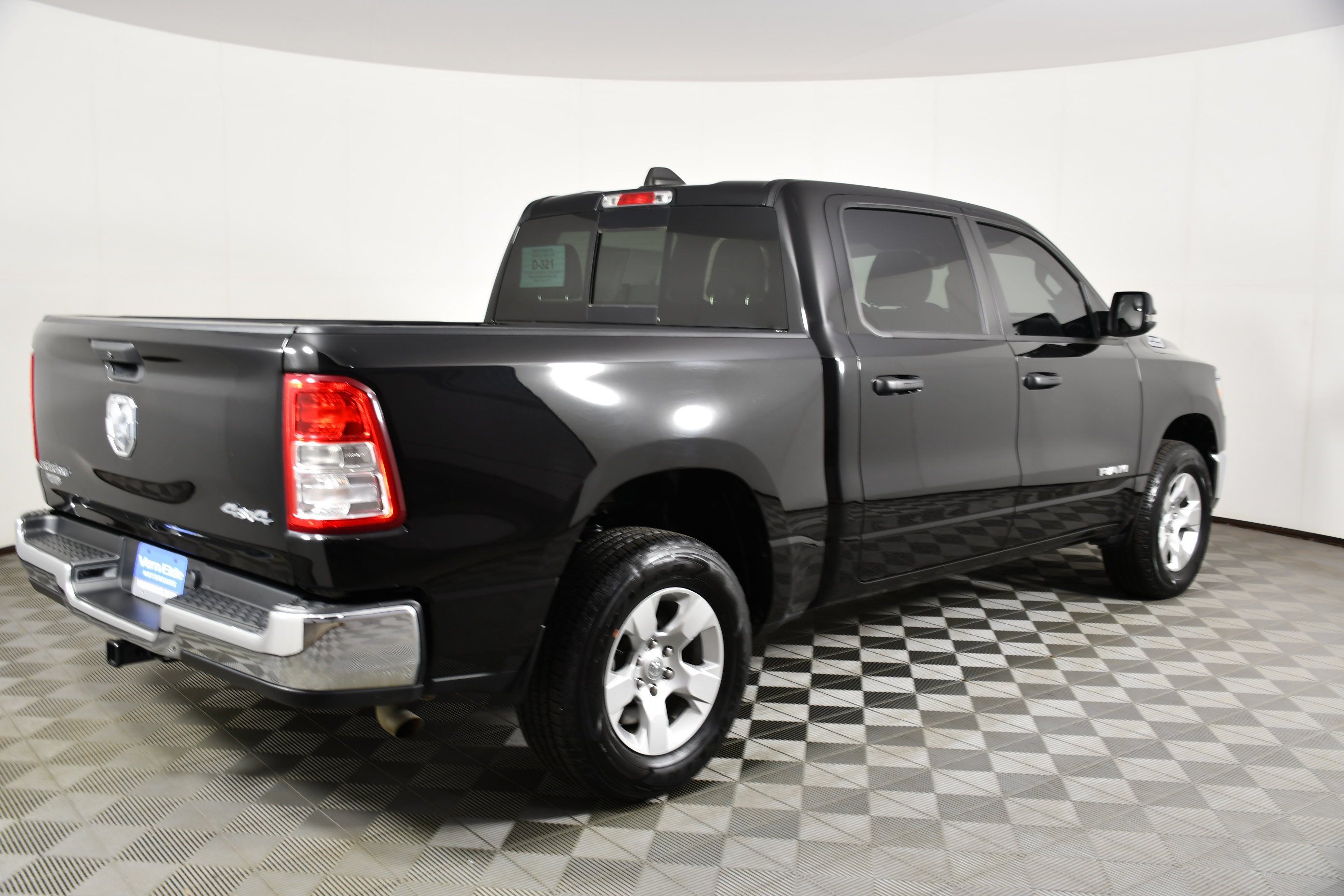 Used 2023 Diamond Black Crystal Pearlcoat Ram Big Horn image 6
