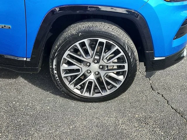 Used 2023 Blue Jeep Limited image 8