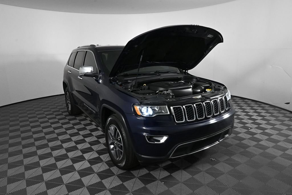 Used 2018 Blue Jeep Limited image 31