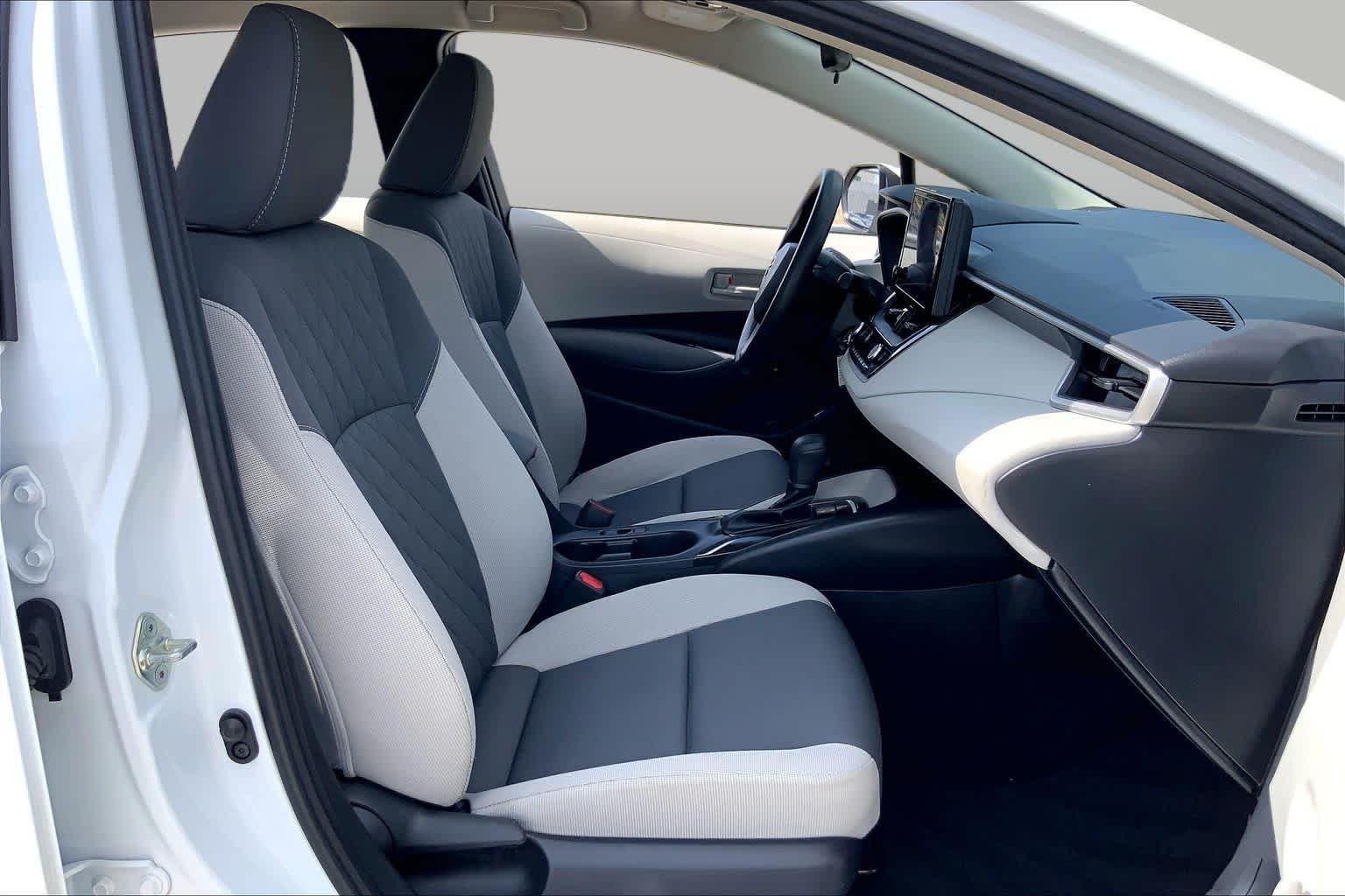 Used 2023 Ice Cap Toyota LE image 9