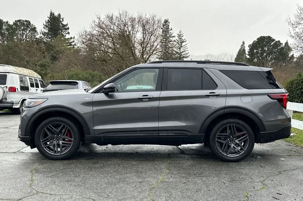 New 2026 Gray Metallic Ford ST-Line image 7