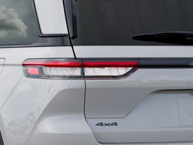New 2025 Bright White Clear-Coat Exterior Paint Jeep Altitude image 9