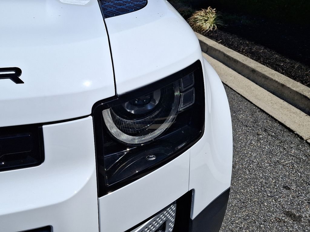 2025 Land Rover Defender S - Photo 8