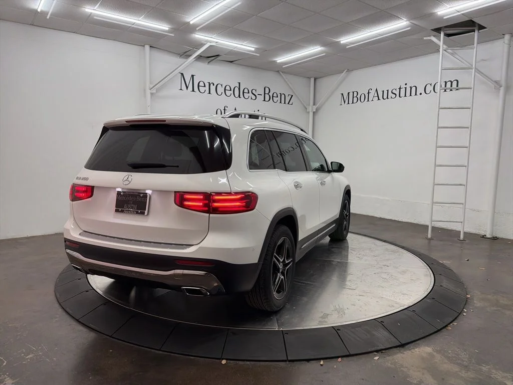 Used 2026 White Mercedes-Benz GLB 250 image 7