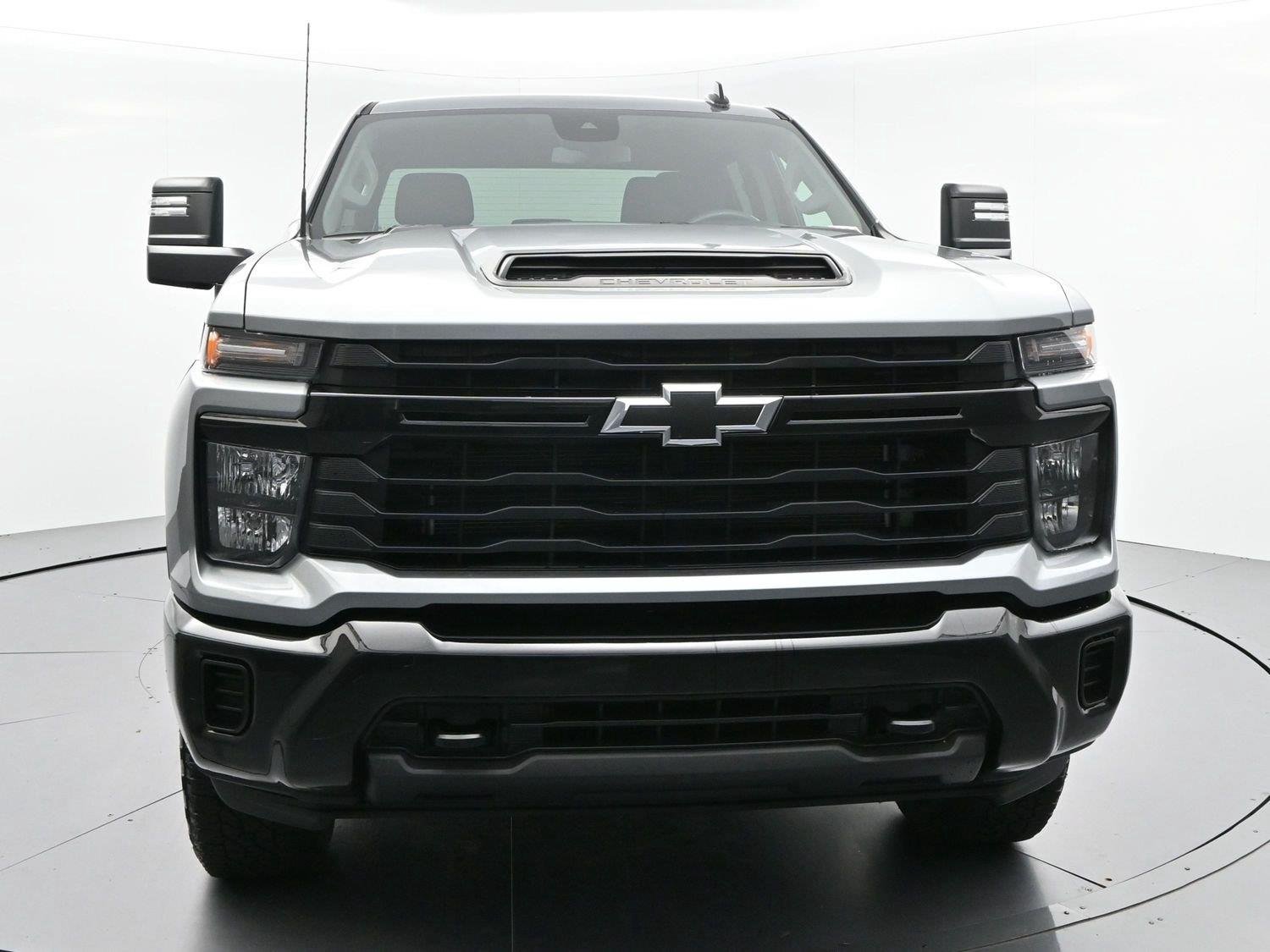 Used 2025 Sterling Gray Metallic Chevrolet Custom image 3