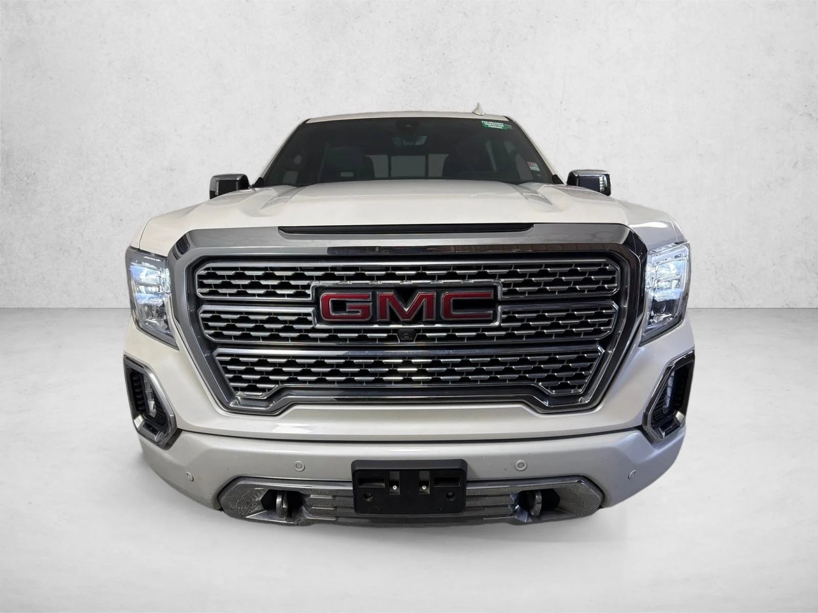 Used 2019 White GMC Denali image 10