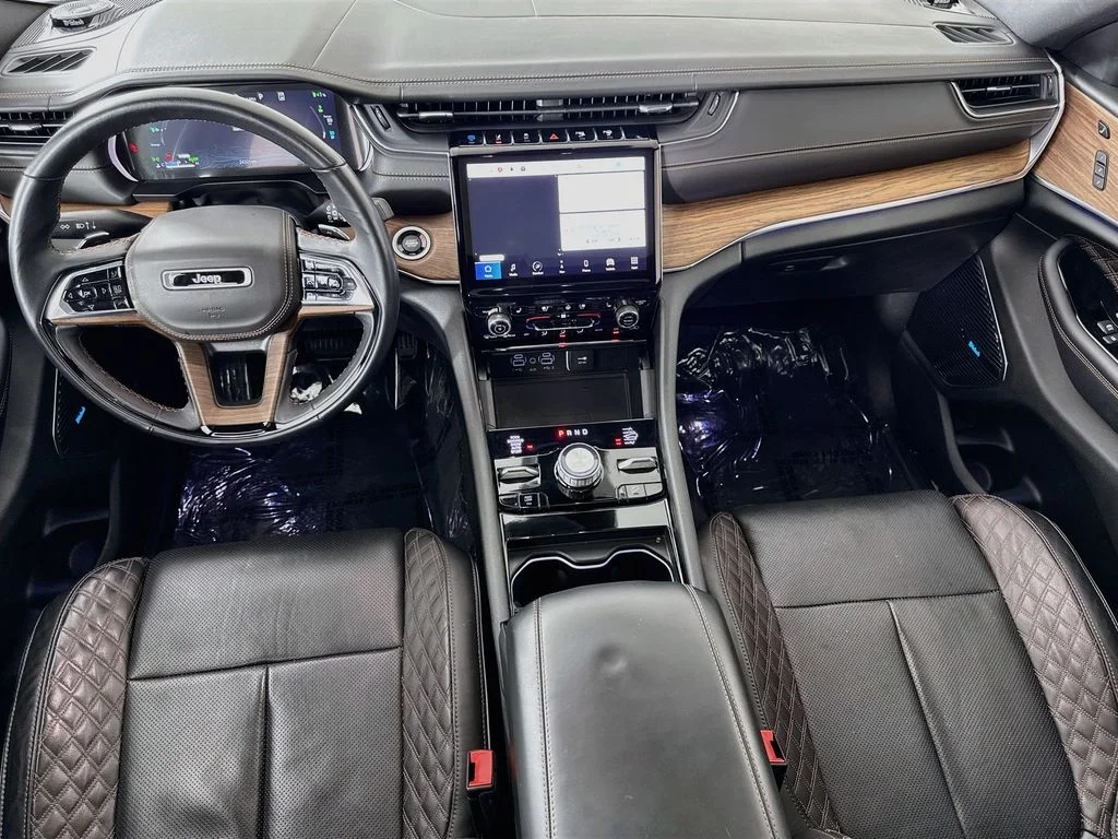 Used 2023 White Jeep Summit 4xe image 24