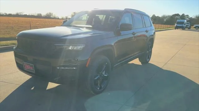 New 2025 Diamond Black Crystal Pearl-Coat Exterior Paint Jeep Limited image 15