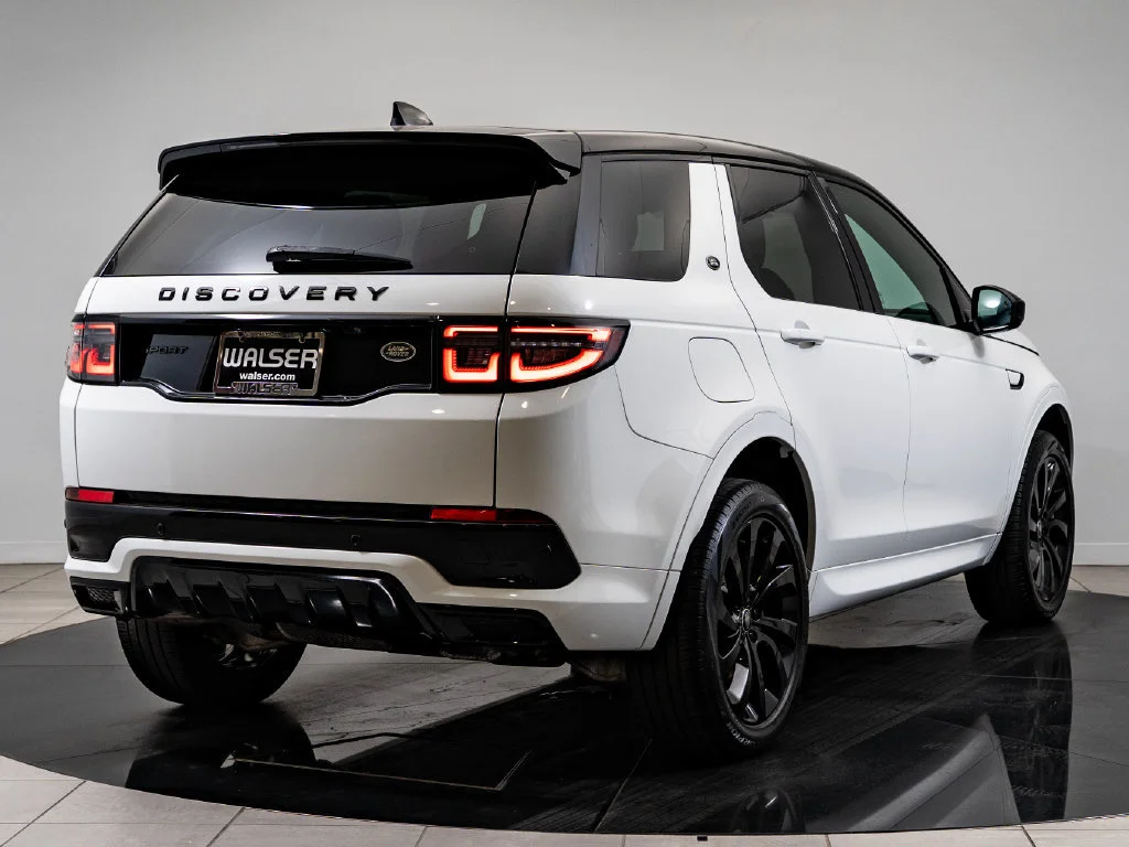 Used 2023 Fuji White Land Rover SE R-Dynamic image 10