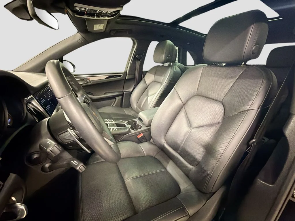 Certified Used 2020 Volcano Grey Metallic Porsche  image 5