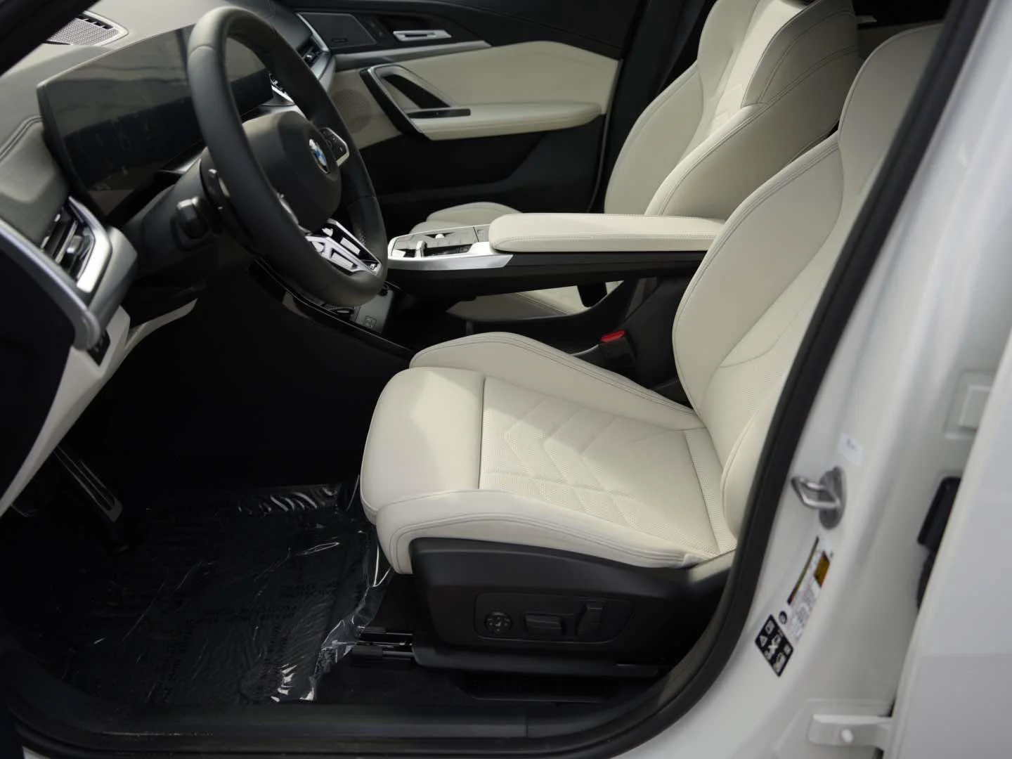 New 2026 Alpine White BMW xDrive28i image 13