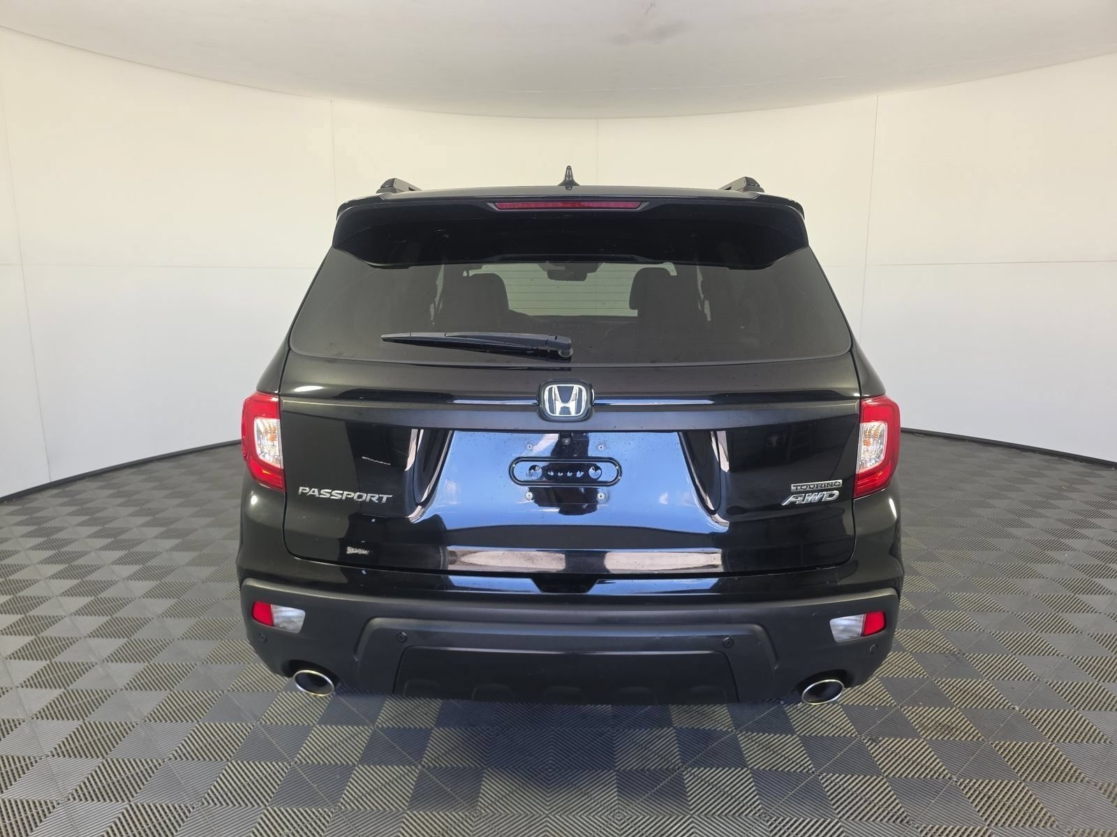 Used 2019 Crystal Black Pearl Honda Touring image 5