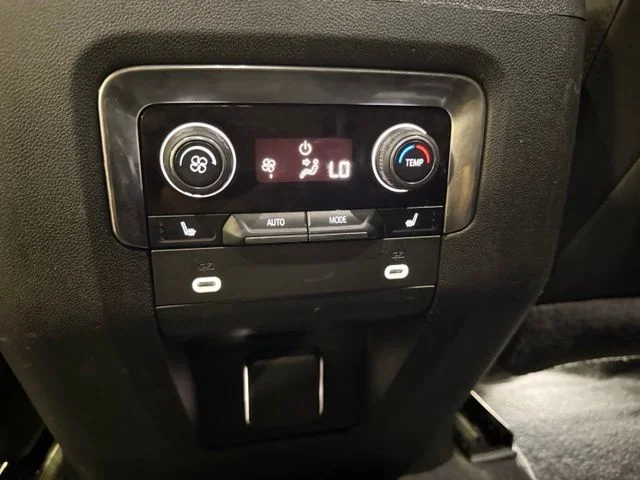 2023 Chevrolet Suburban RST - Photo 18