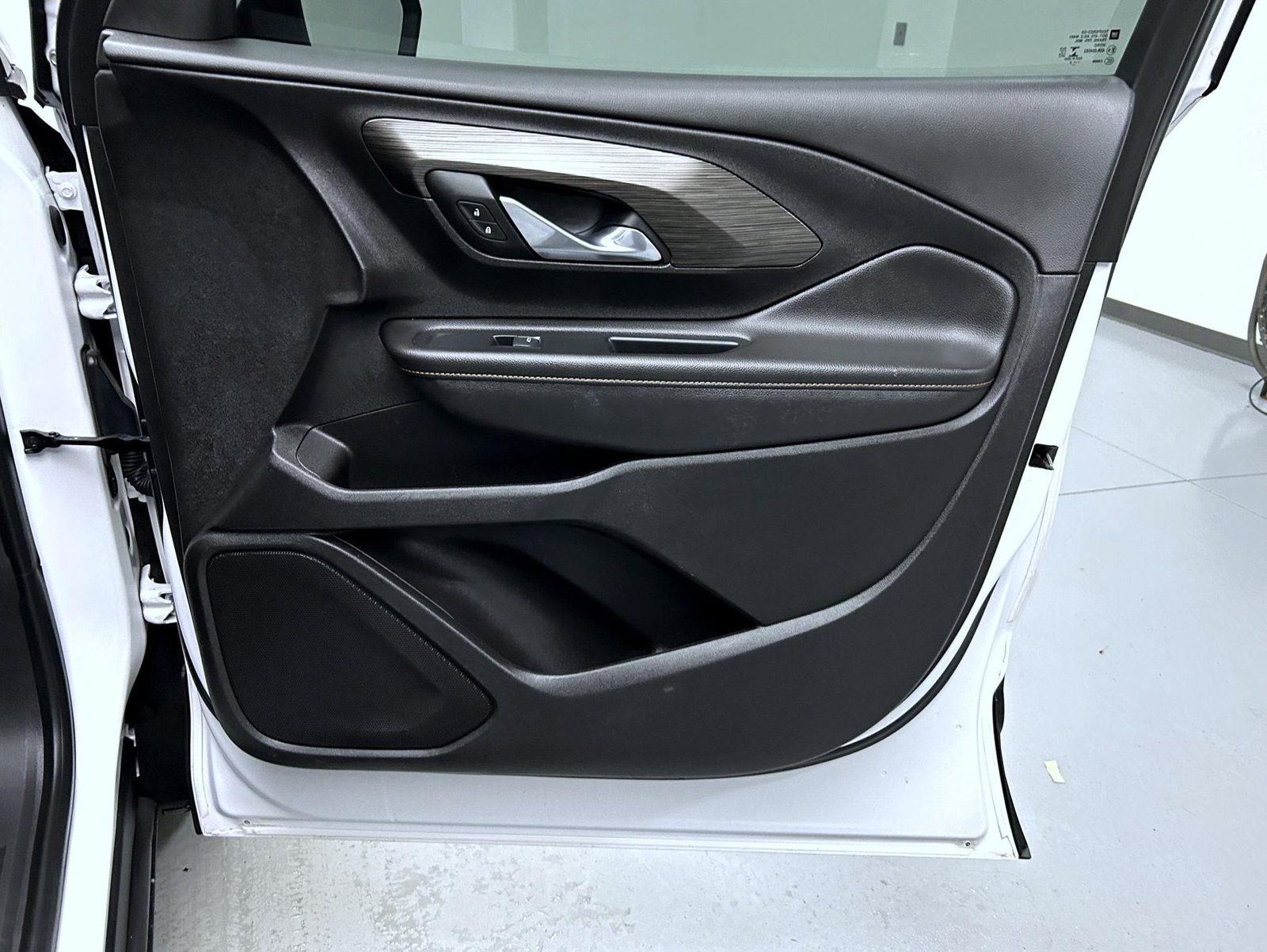 Used 2019 White GMC SLT image 16