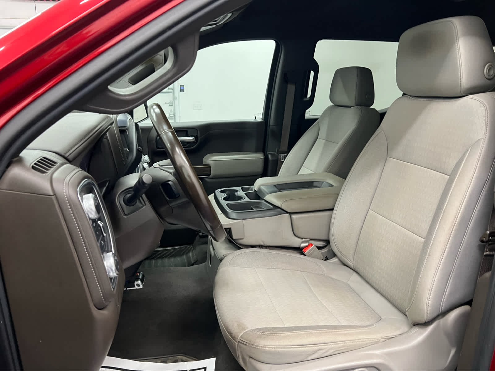 Used 2021 Cayenne Red Tintcoat GMC SLE image 6