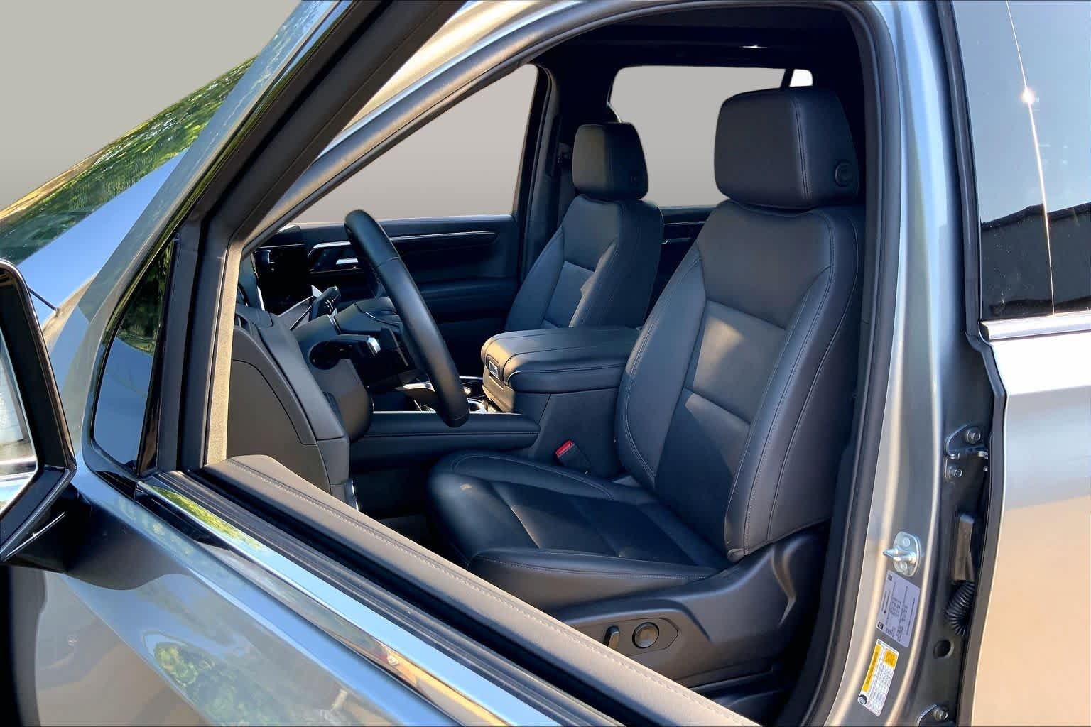 Used 2025 Sterling Gray Metallic Chevrolet LT image 8