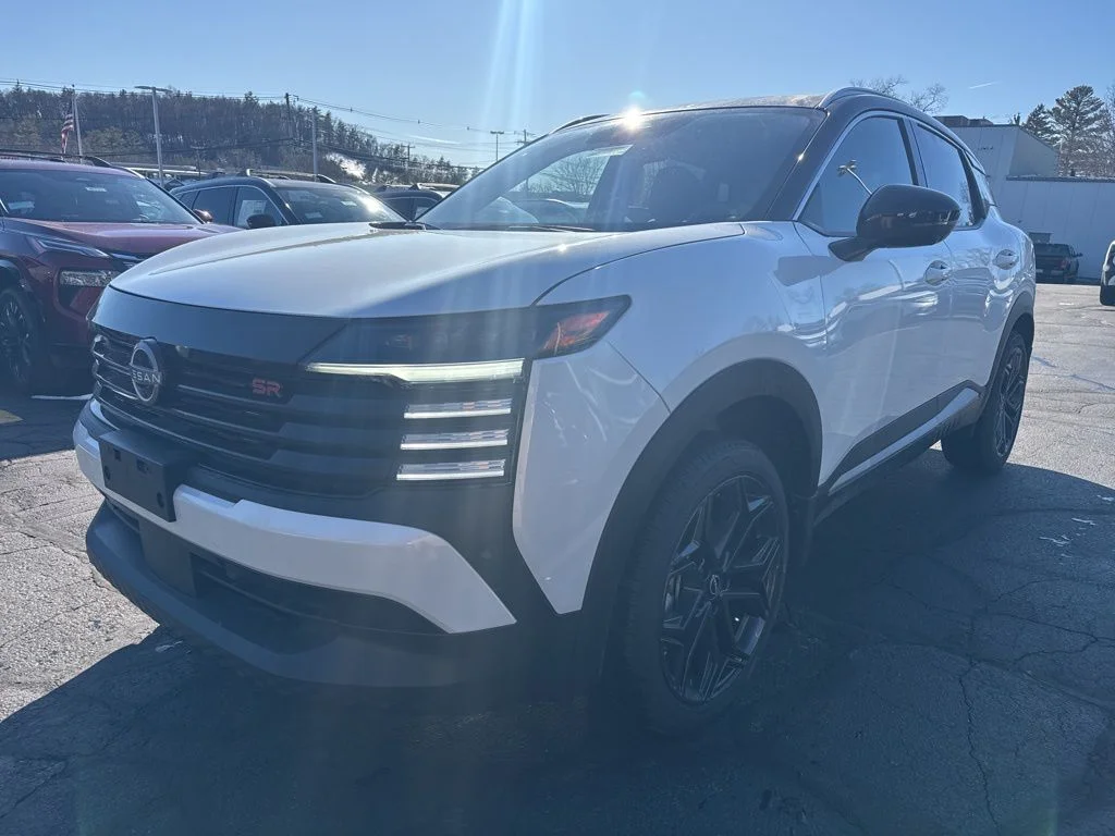 New 2026 Aspen White TriCoat / Super Black Two-tone Nissan SR image 3