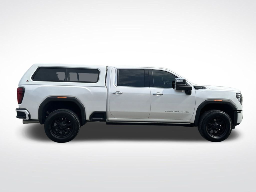 Used 2024 White GMC Denali Ultimate image 8