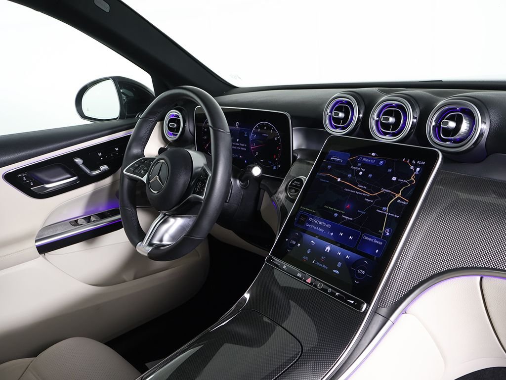 Used 2025 Gray Mercedes-Benz GLC 300 image 30