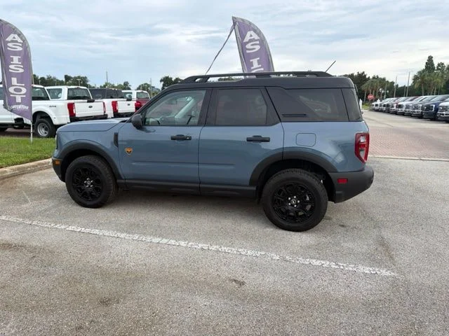 Used 2025 Gray Ford Badlands image 8