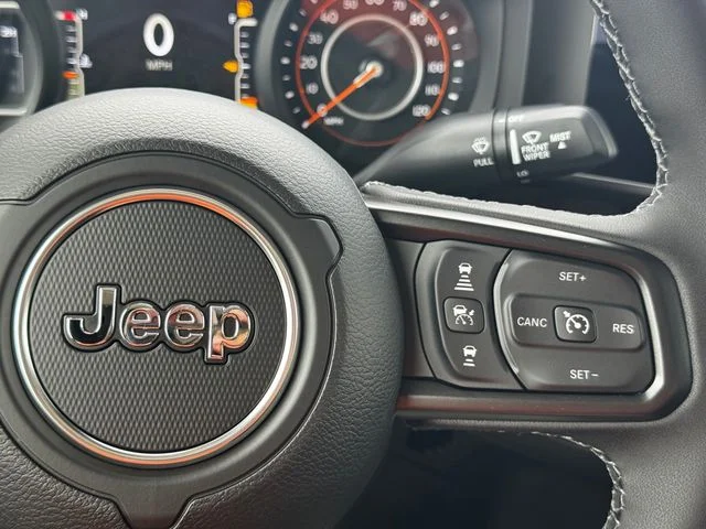 New 2026 Bright White Clear-Coat Exterior Paint Jeep Sport S image 25