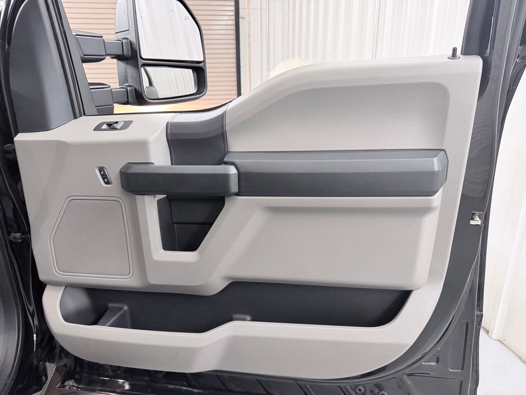 Used 2022 Black Ford XL image 42