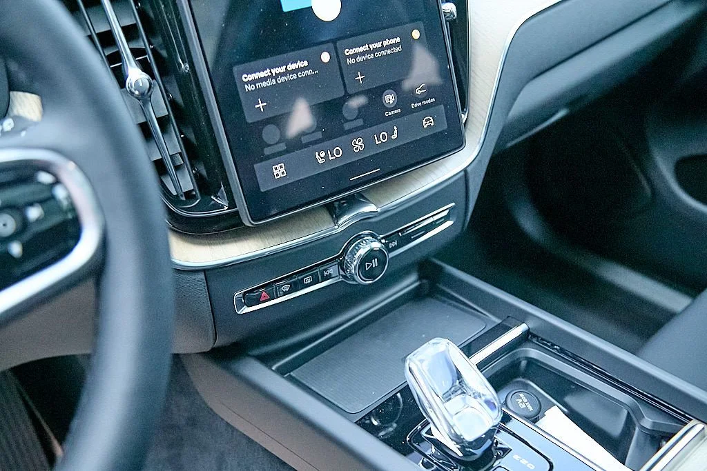 New 2026 Onyx Black Volvo Plus image 15