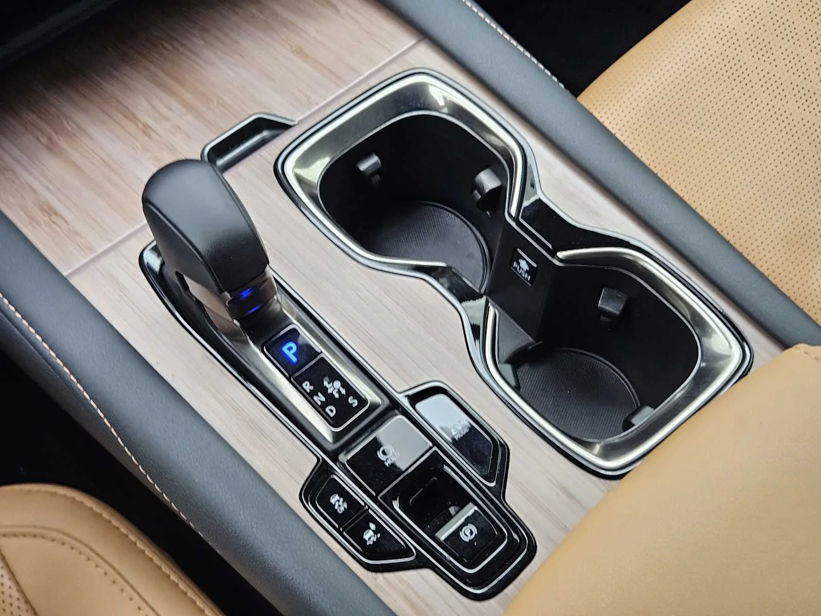 Certified Used 2024 GRAPHITE BLACK GF. Lexus Premium Plus image 14