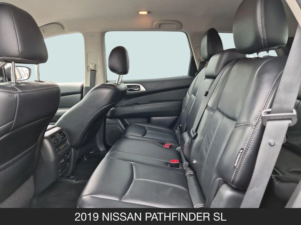Used 2019 Silver Nissan SL image 16