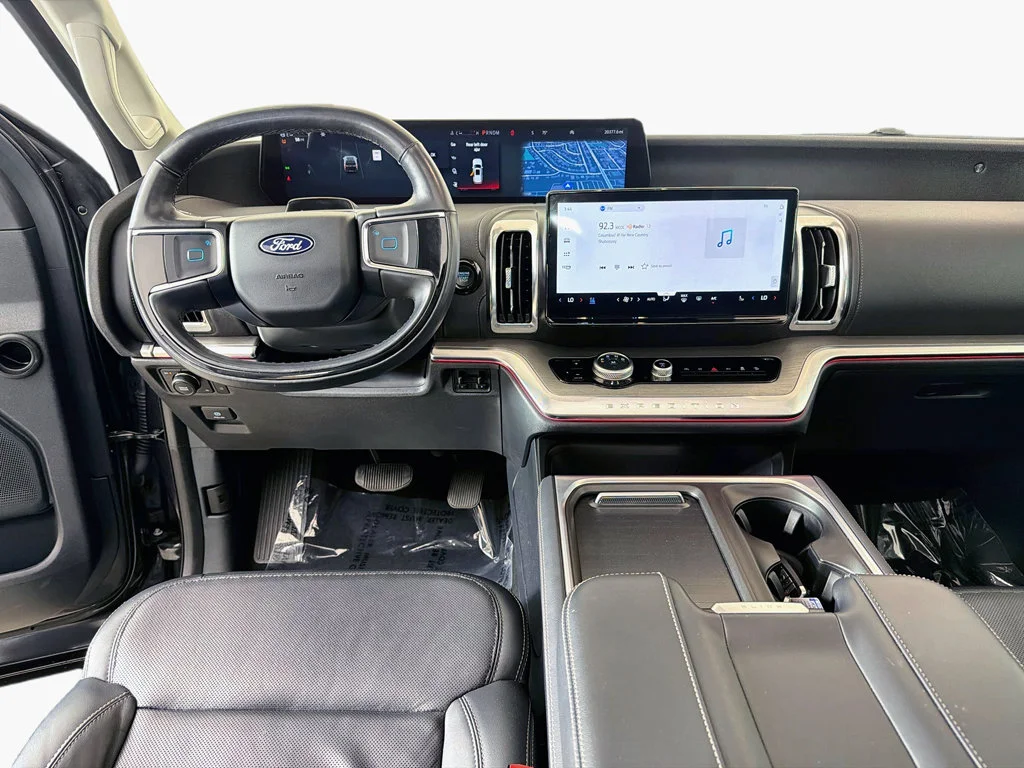 Used 2025 Gray Metallic Ford Platinum image 34