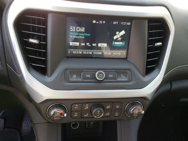 Used 2019 SUMMIT WHITE GMC SLE image 9