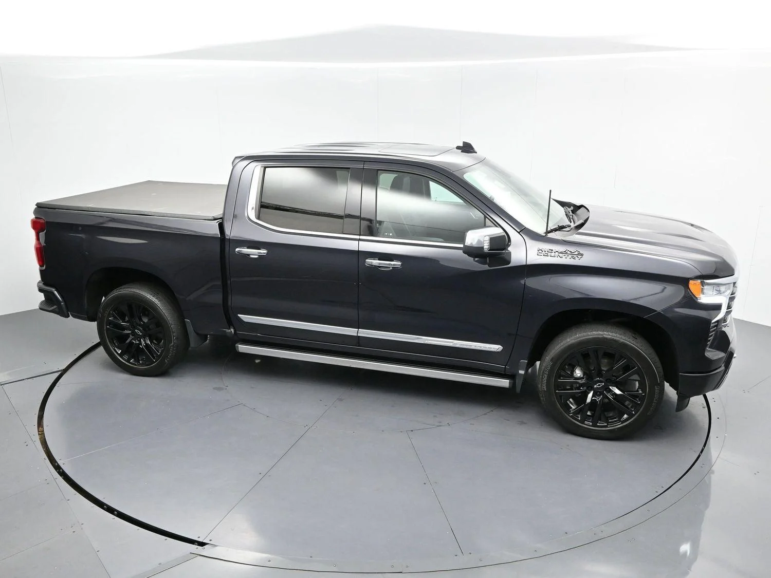 Used 2023 Dark Ash Metallic Chevrolet High Country image 34