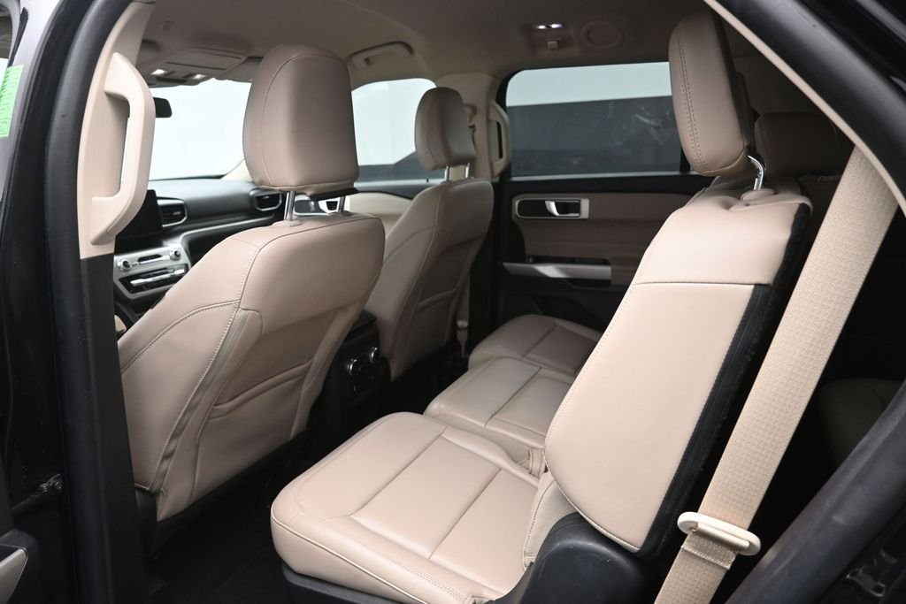 Used 2021 Black Ford XLT image 2
