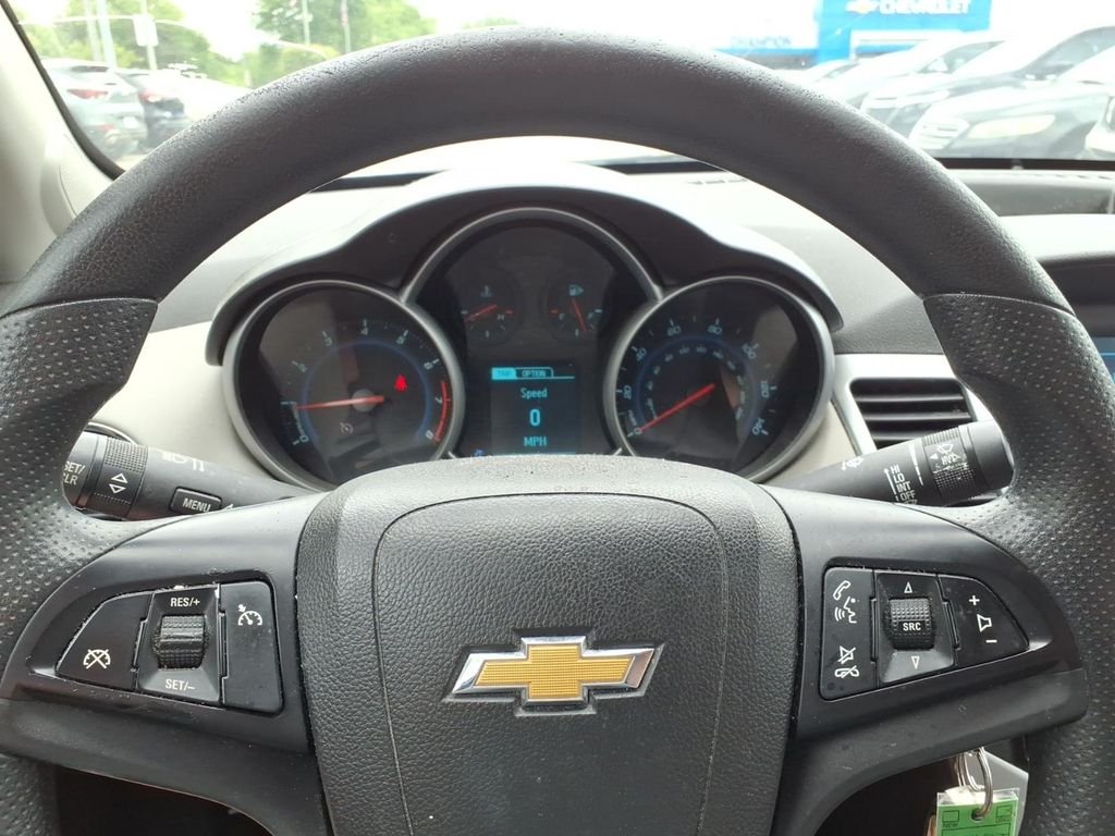 Used 2013 White Chevrolet LS image 14