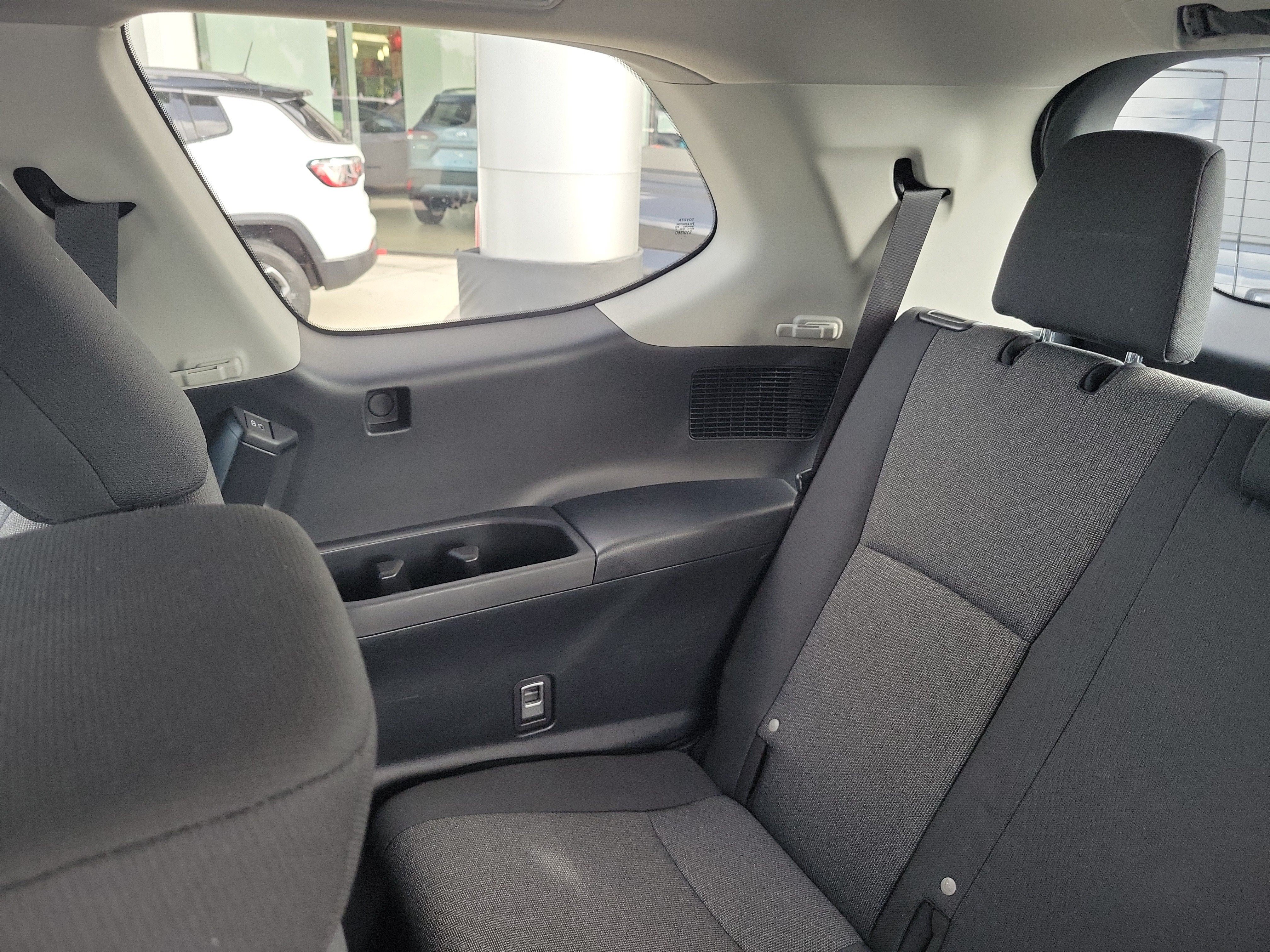 Used 2025 Pearl Toyota LE image 13