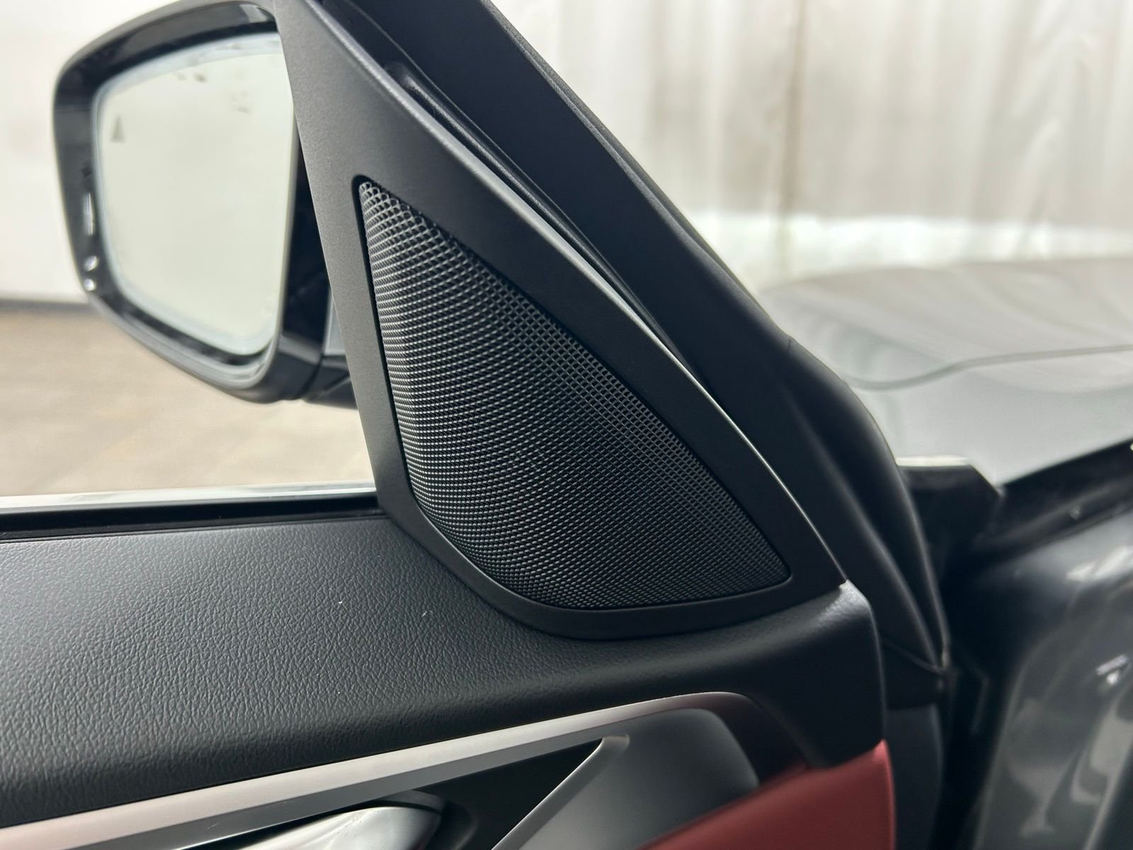 New 2026 Skyscraper Grey Metallic BMW xDrive40 image 45